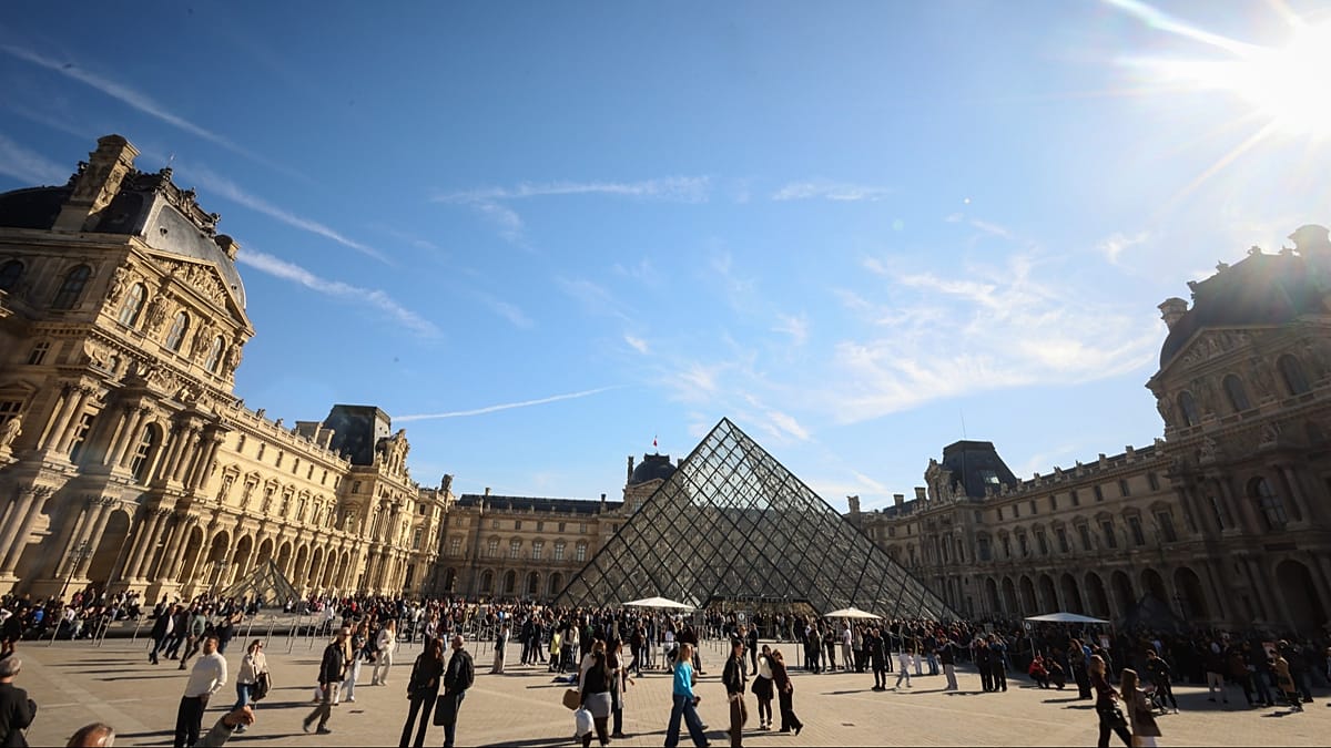 Louvre could be forced to close without major overhaul, director warns Louvre could be forced to close without major overhaul, director warns