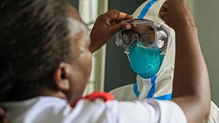 Kenya : un proche du premier cas mortel d'Ebola également contaminé