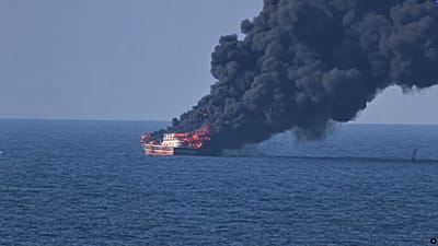 حمله آمریکا به یک لنج مرتبط با ایران در دریای عمان