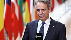 Ο Κυριάκος Μητσοτάκης κατά την προσέλευσή του στην Σύνοδο Κορυφής