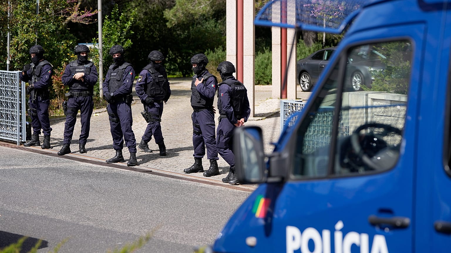 Manifestantes pelo direito à habitação denunciam carga policial com dezenas de feridos no Porto