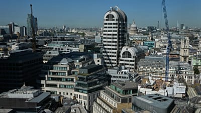 Photo d'archive - Vue de la ville en direction de la cathédrale Saint-Paul, à Londres