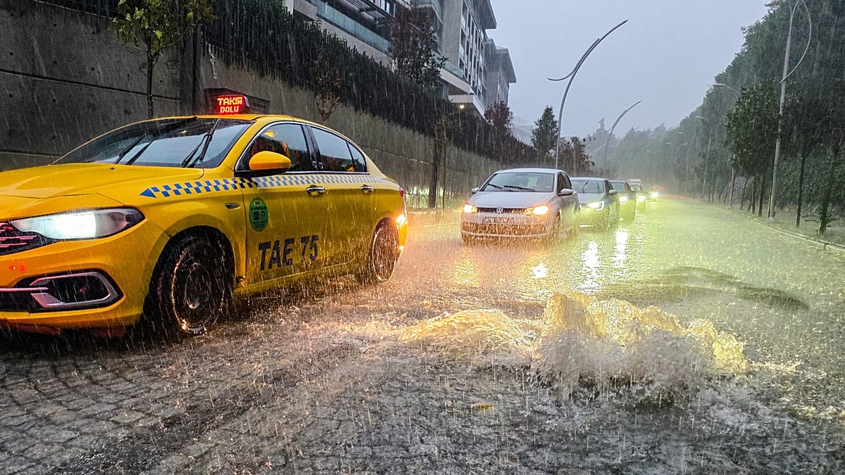 At least two killed after heavy rain and widespread flooding causes Istanbul shutdown
