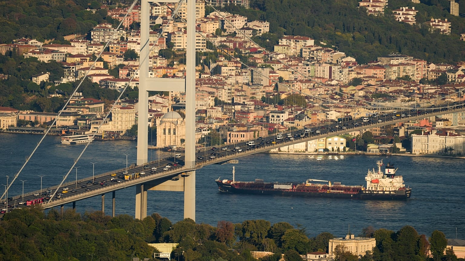 Olajtanker a Boszporuszon