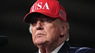 الرئيس دونالد ترامب يتحدث في تجمع انتخابي في ماجيستيك فالي أرينا، الأربعاء 14 أكتوبر 2026، في كاليسبيل، مونتانا. (AP Photo/أليكس براندون)