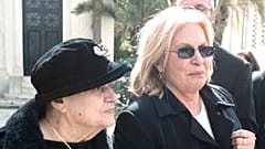 6 Μαρτίου 2001. Στην φωτογραφία διακρίνονται η Δέσπω Διαμαντίδου (Α) και η Μπέττυ Βαλάση (Δ).