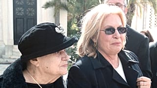 6 Μαρτίου 2001. Στην φωτογραφία διακρίνονται η Δέσπω Διαμαντίδου (Α) και η Μπέττυ Βαλάση (Δ).