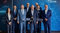 Le ministre de la défense Boris Pistorius (SPD) en visite chez l'entreprise spatiale OHB à Brême le 14 juillet 2026.
