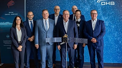 Verteidigungsminister Boris Pistorius (SPD) bei einem Besuch des Raumfahrtunternehmens OHB in Bremen am 14. Juli 2026.