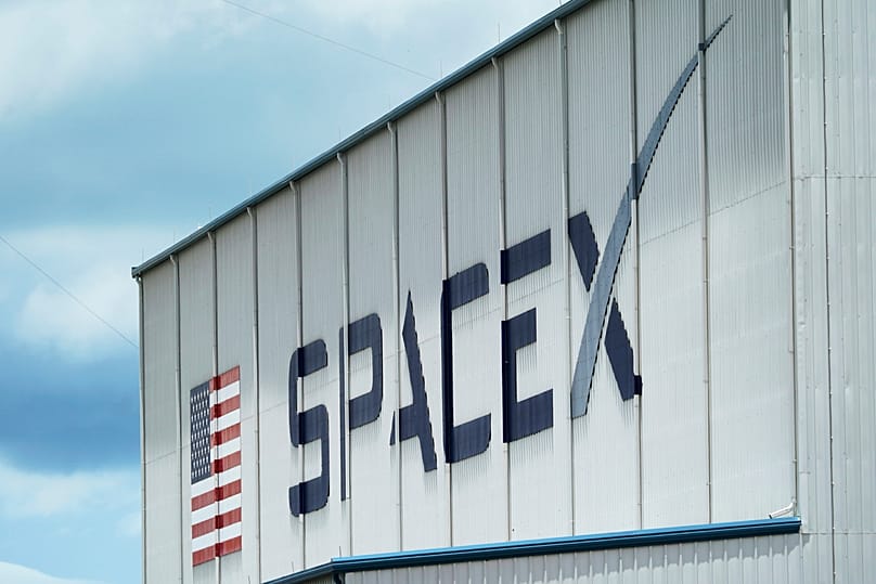 Starlink wird von Elon Musks US-Raumfahrtunternehmen SpaceX betrieben.