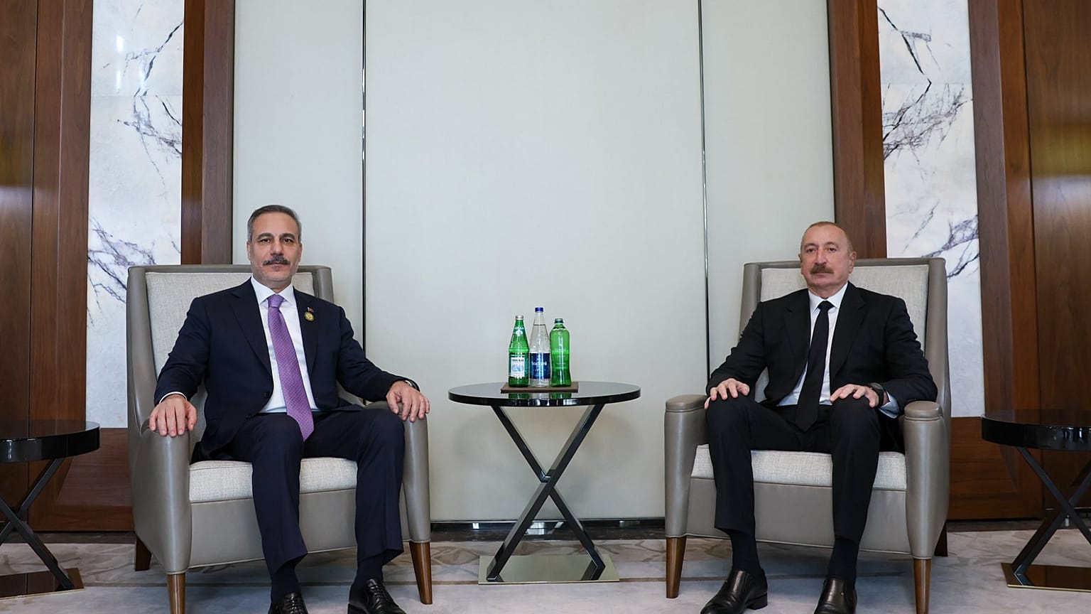 Hakan Fidan, Azerbaycan Lideri Aliyev ile görüştü.