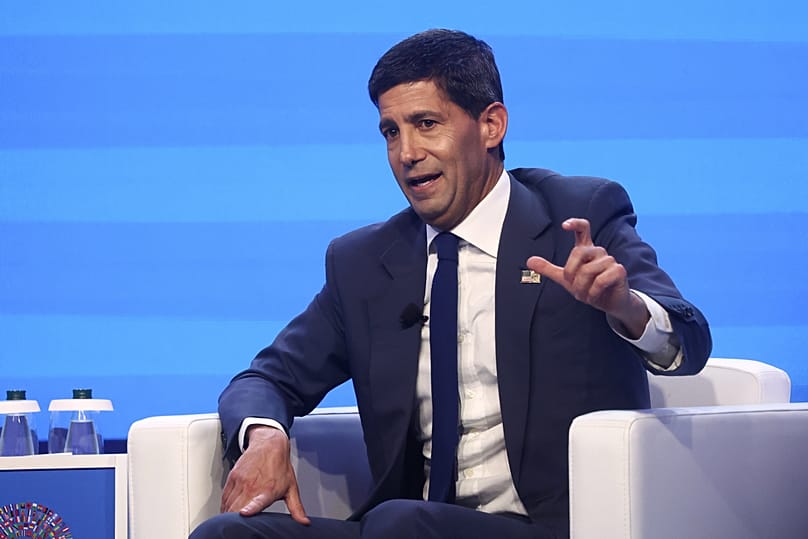 Il presidente della Federal Reserve statunitense Kevin Warsh interviene durante le riunioni annuali del FMI e del gruppo della Banca Mondiale a Bangkok, Thailandia, 16 ottobre 2026