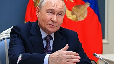 Владимир Путин во время встречи с представителями национальной общественной организации «Деловая Россия» в формате видеоконференции в Кремле, 15 октября 2026 года.