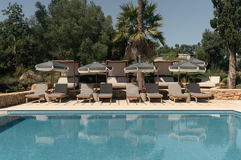 A área de bem-estar inclui piscina infinita, sauna, hammam, banho de gelo e ginásio
