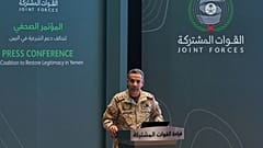 المتحدث باسم التحالف بقيادة السعودية تركي المالكي خلال مؤتمر صحافي في الرياض، 15 أكتوبر 2026.