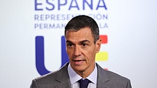 El presidente del Gobierno de España, Pedro Sánchez, interviene durante una conferencia de prensa al término de la cumbre de la UE en Bruselas, el 16 de octubre de 2026.