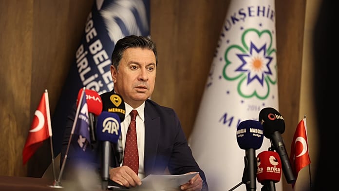 Muğla Büyükşehir Belediye Başkanı Ahmet Aras, CHP'den istifa etti