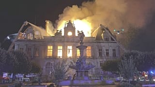 Limoges : l'hôtel de ville en flammes
