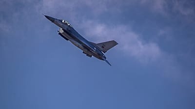 Myśliwiec F-16 portugalskiej armii bierze udział w litewsko-polskich ćwiczeniach wojskowych Brave Griffin 24/II w 2024 r.