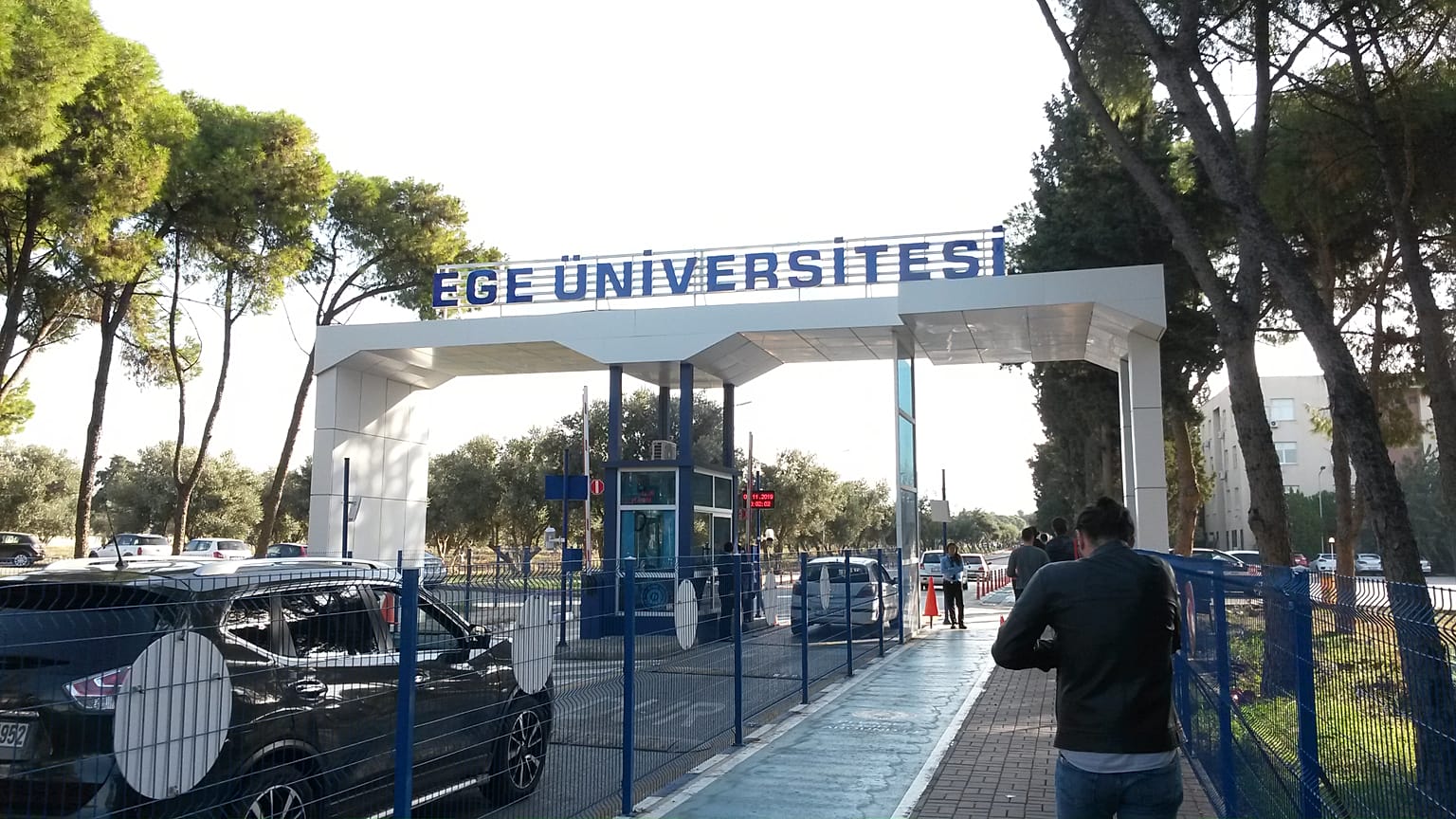 Ege Üniversitesi girişi