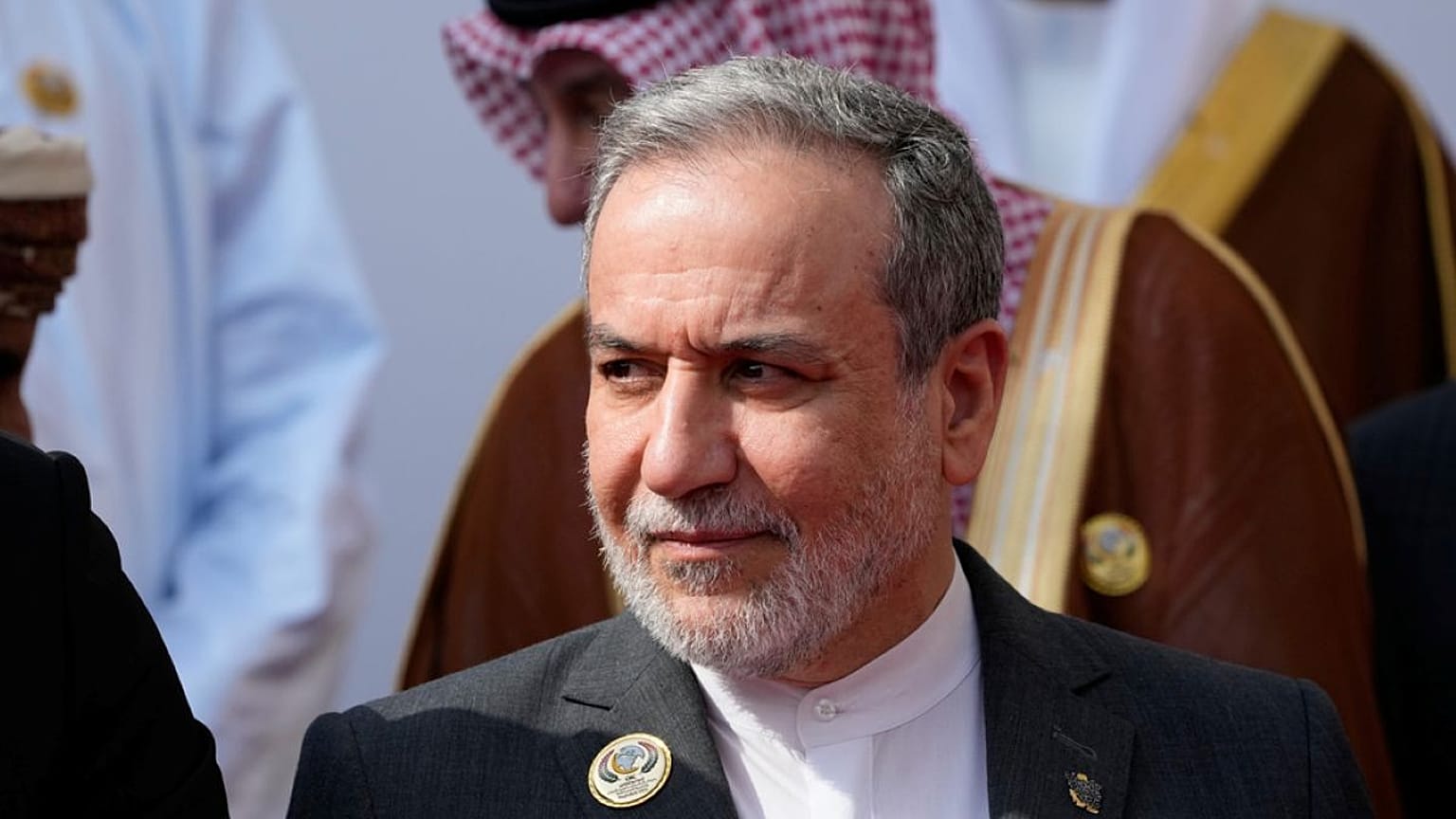 وزير الخارجية الإيراني عباس خلال اجتماع مجلس وزراء خارجية منظمة التعاون الإسلامي بالعراق، يوم السبت الموافق 17 أكتوبر 2026.