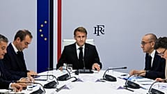 "كيف يمكن لفرنسيين أن يفعلوا هذا بفرنسا؟" قال رئيس الجمهورية بعد أعمال العنف التي شابت التظاهرات
