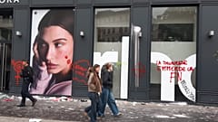 „Wie können Französinnen und Franzosen ihrem Land so etwas antun?“, erklärte der Präsident nach den Ausschreitungen bei den Demonstrationen.