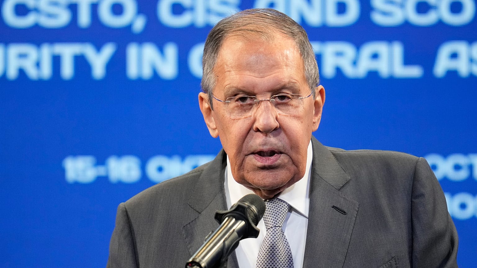 وزير الخارجية الروسي سيرغي لافروف يلقي كلمة في مؤتمر حول الأمن في آسيا الوسطى وأفغانستان في موسكو، الجمعة 16 أكتوبر 2026.