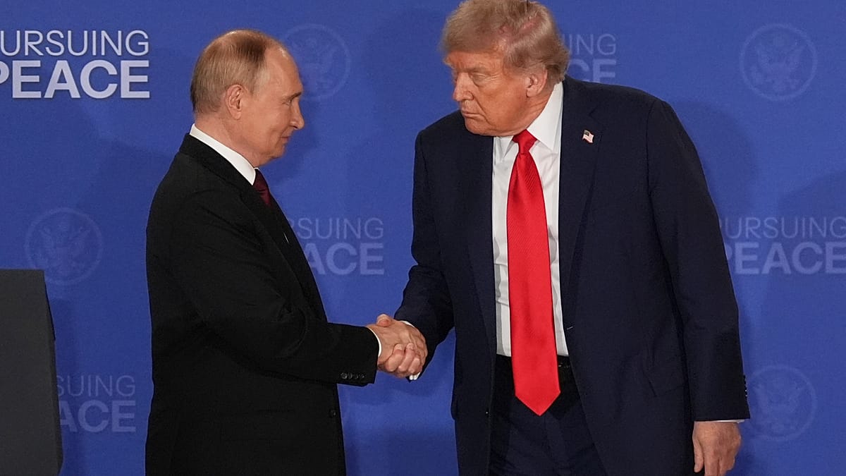 Trump is taking Russia's side against Ukraine, former US general tells Euronews