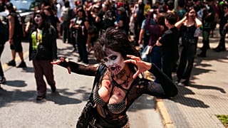 Mexique : des milliers de personnes réunies pour la 19ème "zombie walk"