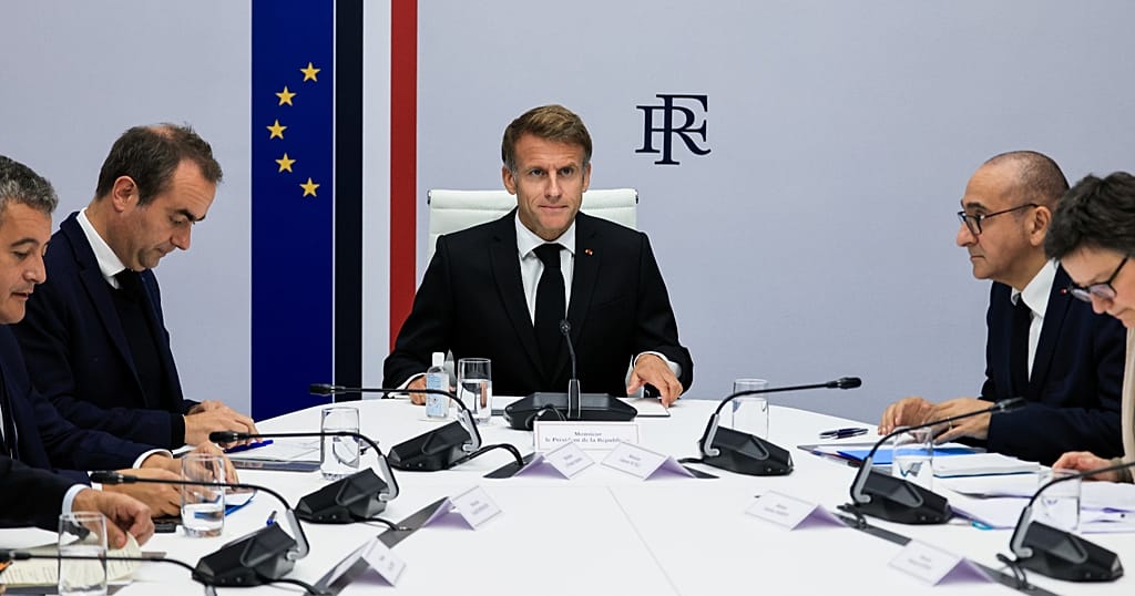 France: President Macron distinguishes violent groups from protesters