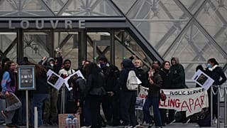 France : le président Macron distingue les groupes violents et les manifestants