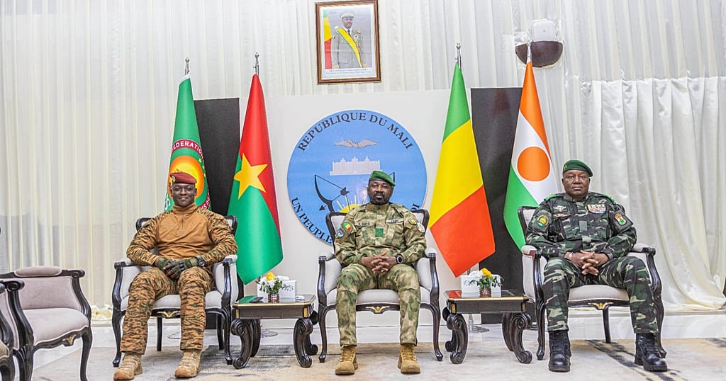 AES and ECOWAS relaunch dialogue in Senegal
