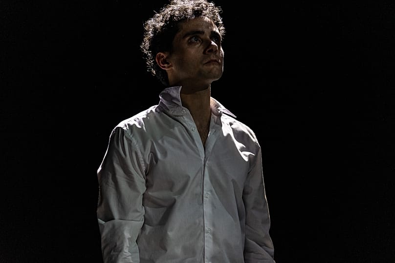 Rui Pedro Silva en el papel de Neil Perry