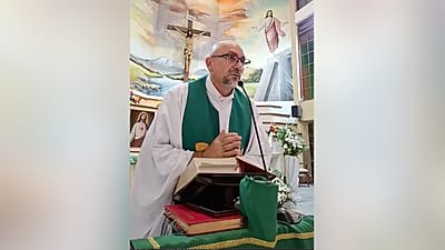 Priester in Ecuador