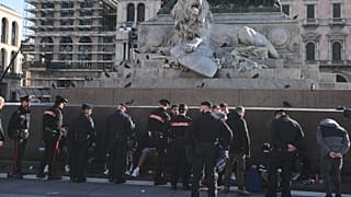 Carabinieri in Piazza del Duomo a Milano