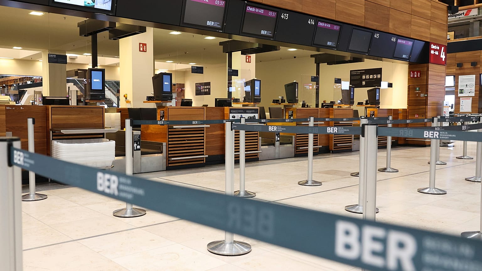 Nach dem Ryanair-Rückzug am Berliner Flughafen erwartet die BER-Chefin sinkende Passagierzahlen. 