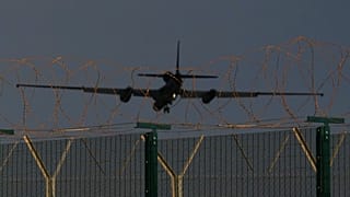 طائرة تجسس من طراز U-2 تستعد للهبوط في قاعدة أكروتيري الجوية البريطانية قرب ليماسول في قبرص، 7 مارس 2026.