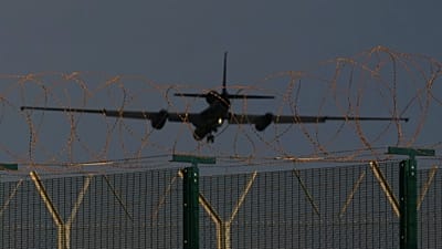 طائرة تجسس من طراز U-2 تستعد للهبوط في قاعدة أكروتيري الجوية البريطانية قرب ليماسول في قبرص، 7 مارس 2026.
