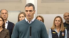 El presidente Pedro Sánchez se dirige a los medios desde la localidad de Oliva, Valencia, el 20 de octubre de 2026.