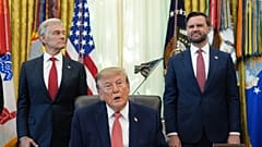 Президент Дональд Трамп выступает в Овальном кабинете Белого дома во вторник, 20 октября 2026 года, в Вашингтоне.