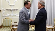 الرئيس الإيراني مسعود بزشكيان يرحّب بقائد الجيش الباكستاني عاصم منير، طهران، الثلاثاء 20 تشرين الأول/أكتوبر 2026. 