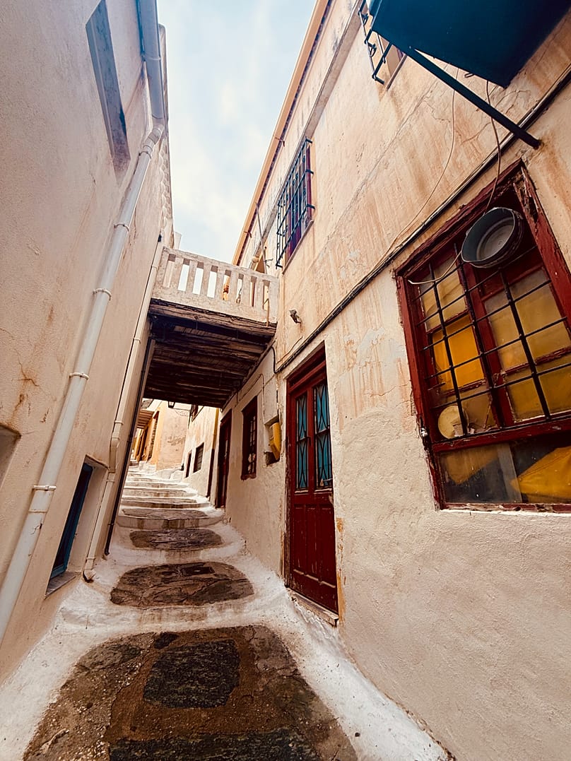 Vicolo stretto a Ioulida, capoluogo di Kea