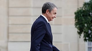 El expresidente José Luis Rodríguez Zapatero sale del Palacio del Elíseo en París, el 30 de septiembre de 2019.