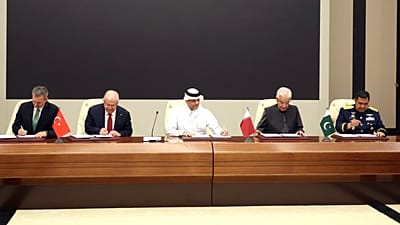 Millî Savunma Bakanı Yaşar Güler’in Katar ziyareti sırasında Türkiye, Katar, Pakistan ve Endonezya arasında Bedir Mutabakat Zaptı imzalandı.