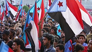 Yémen : émotion lors des funérailles des 75 jeunes soldats tués dans une frappe houthie