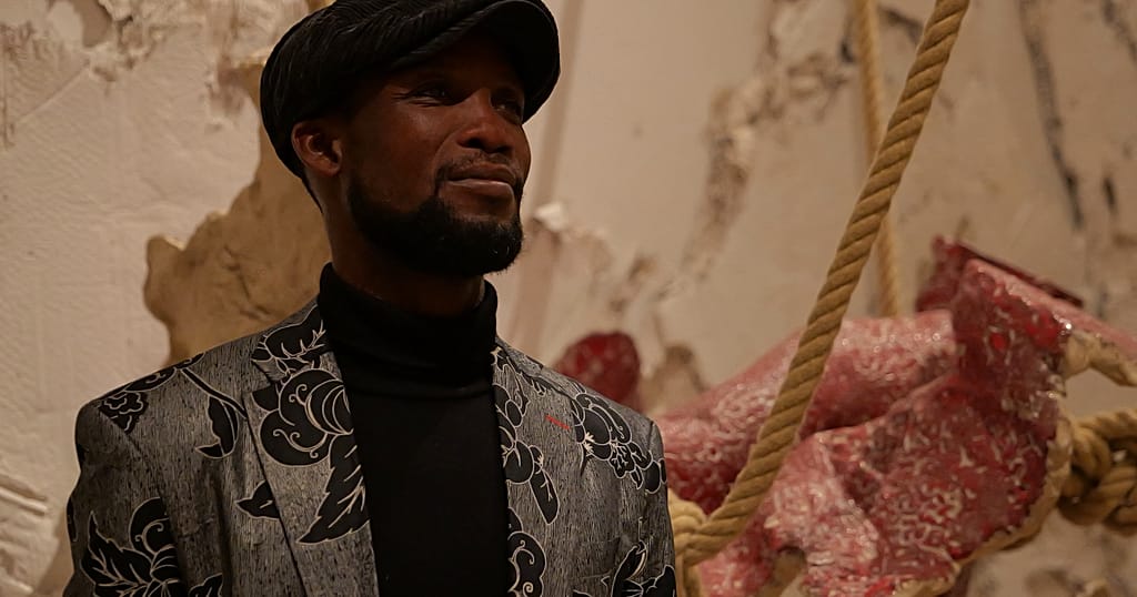 Makouvia, l’artiste togolais qui imagine de nouveaux mondes à la Biennale de Lyon