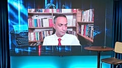 Ev hapsindeki gazeteci Murat Ağırel, YouTube kanalı Onlar TV'deki "Murat Ağırel ile Dosya" isimli programının son yayınını evden gerçekleştirdi.