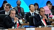 وزير الخارجية الإيراني عباس عراقجي من اليسار ورئيس الوزراء المصري مصطفى مدبولي يحضران قمة بريكس السنوية الـ17 في ريو دي جانيرو ، الأحد 6 يوليو 2025