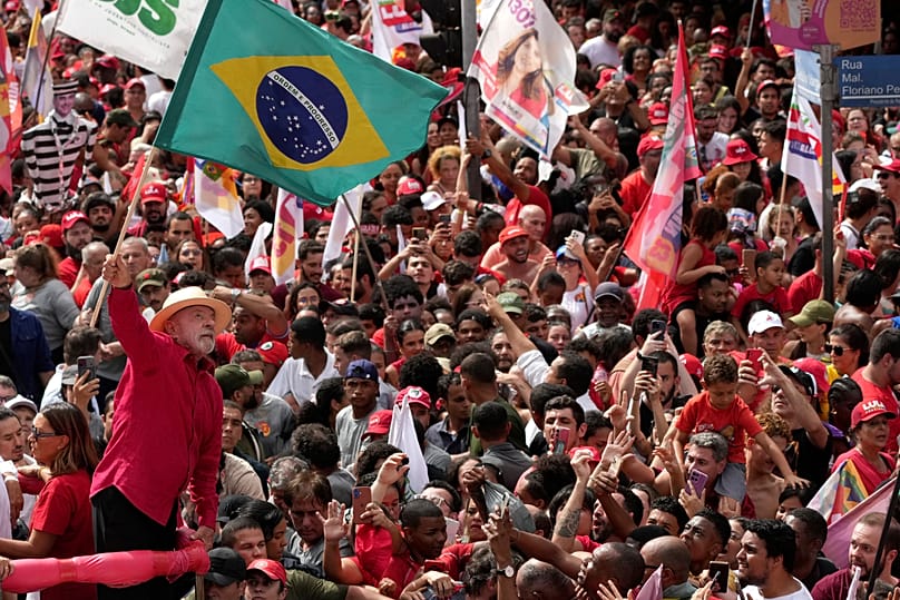 Luiz Inácio Lula da Silva lors d'un meeting de campagne à Juiz de Fora, dans l'État de Minas Gerais
